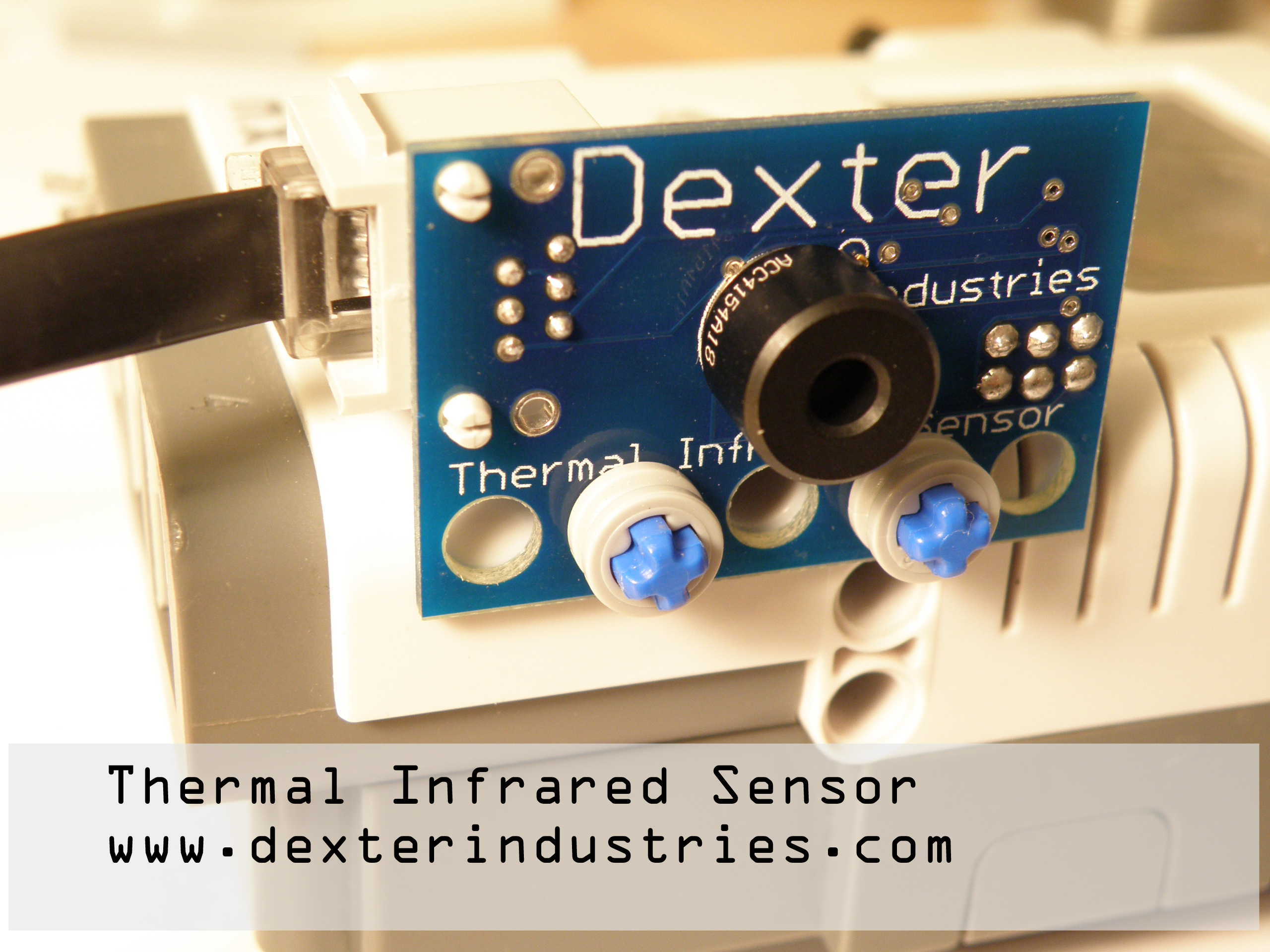 https://www.dexterindustries.com/wp-content/uploads/2011/05/Thermal-Infrared-Sensor-First-Look-3.jpg